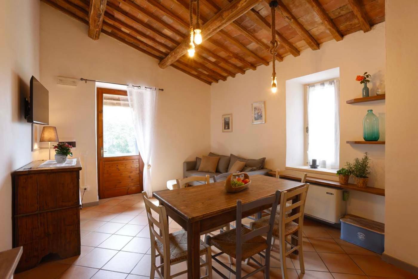 אקואפנדנטה Agriturismo Casale Le Crete מראה חיצוני תמונה