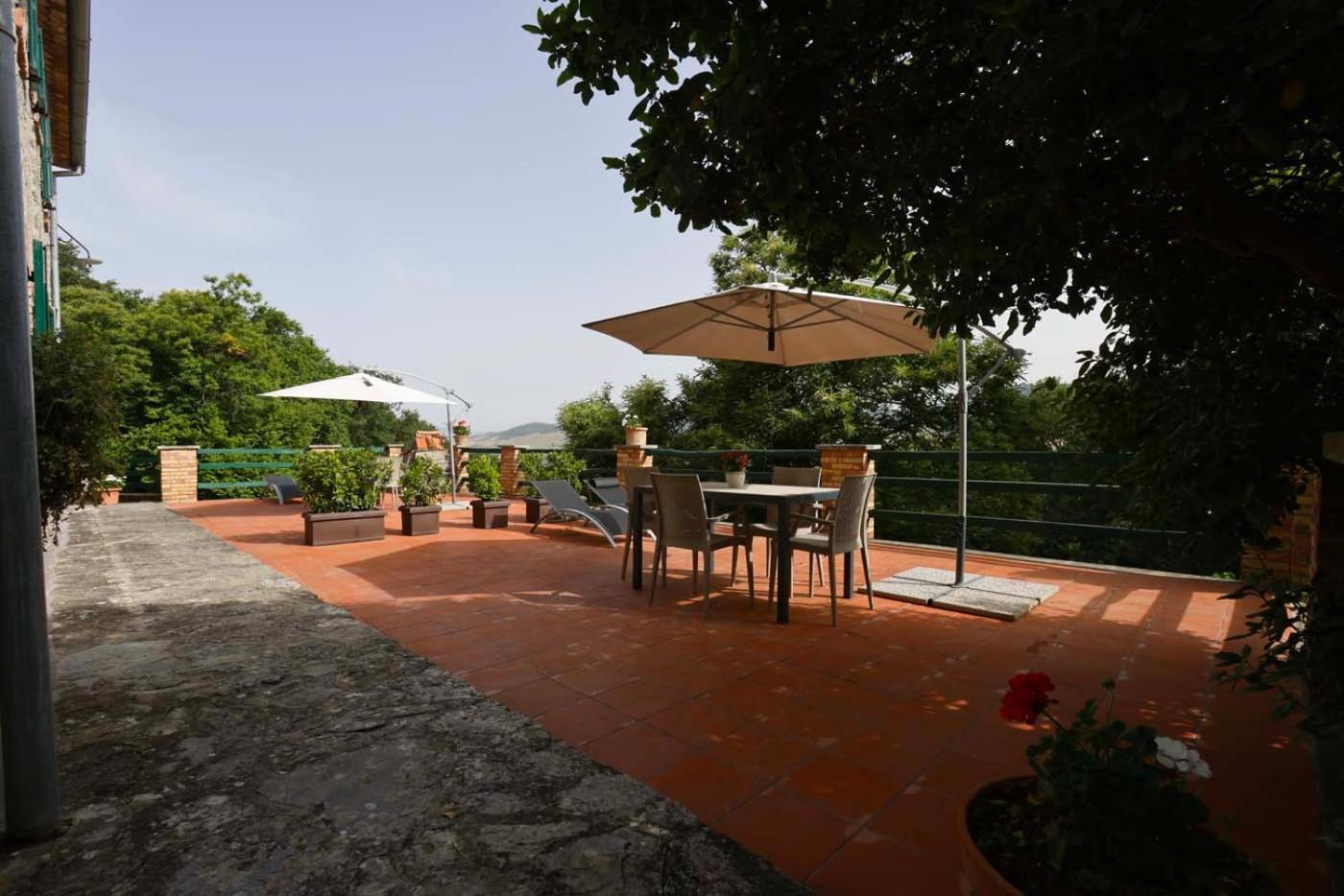 אקואפנדנטה Agriturismo Casale Le Crete מראה חיצוני תמונה