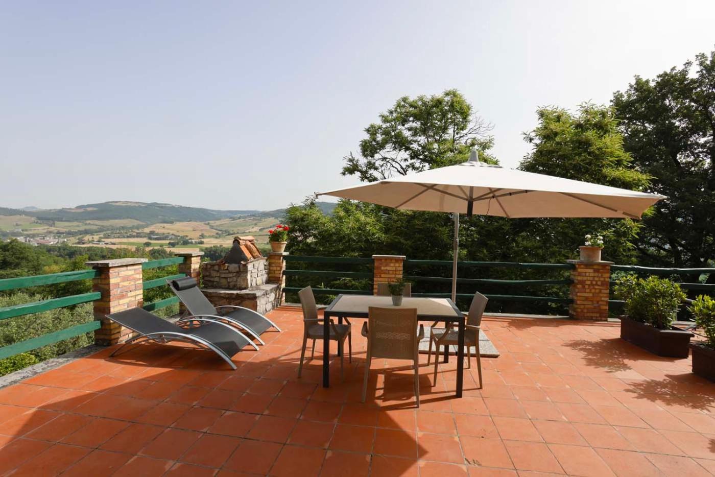 אקואפנדנטה Agriturismo Casale Le Crete מראה חיצוני תמונה